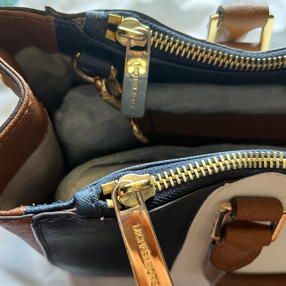 'MK' Sutton Center Stripe Large Satchel - Picture 5 of 5